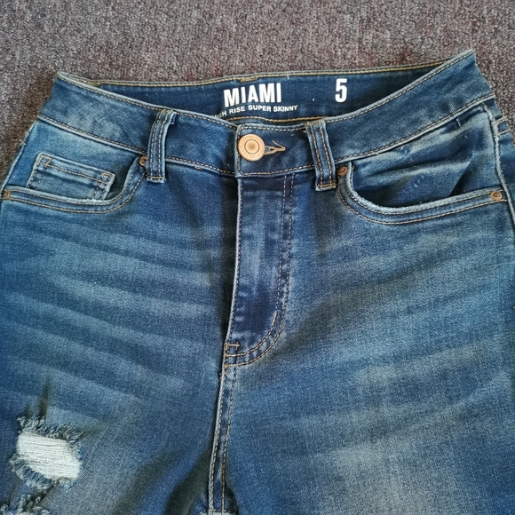🔵 3/$30 Size 5 MIAMI Women's High Rise Jeans - Picture 6 of 15